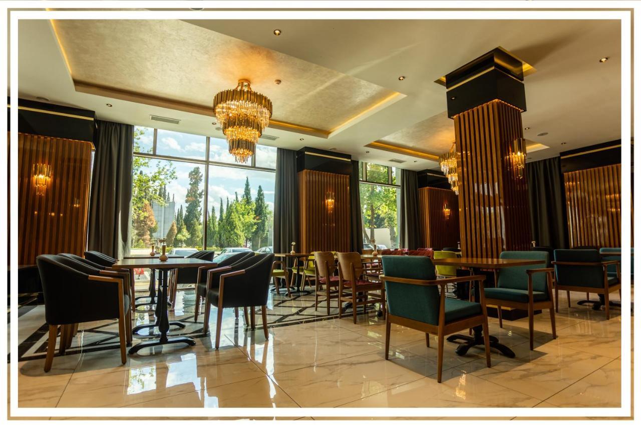 Premium Hotel Ganja Bagian luar foto