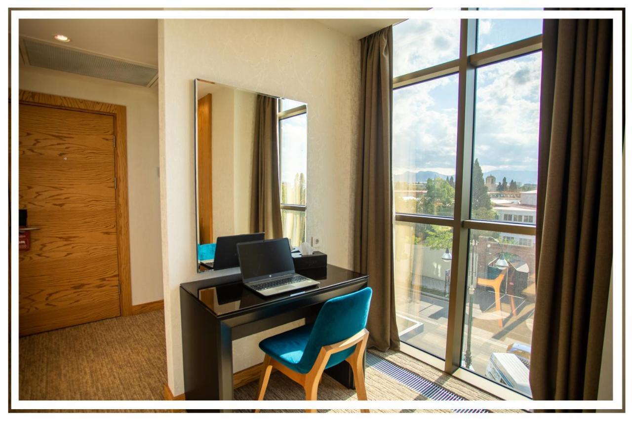 Premium Hotel Ganja Bagian luar foto