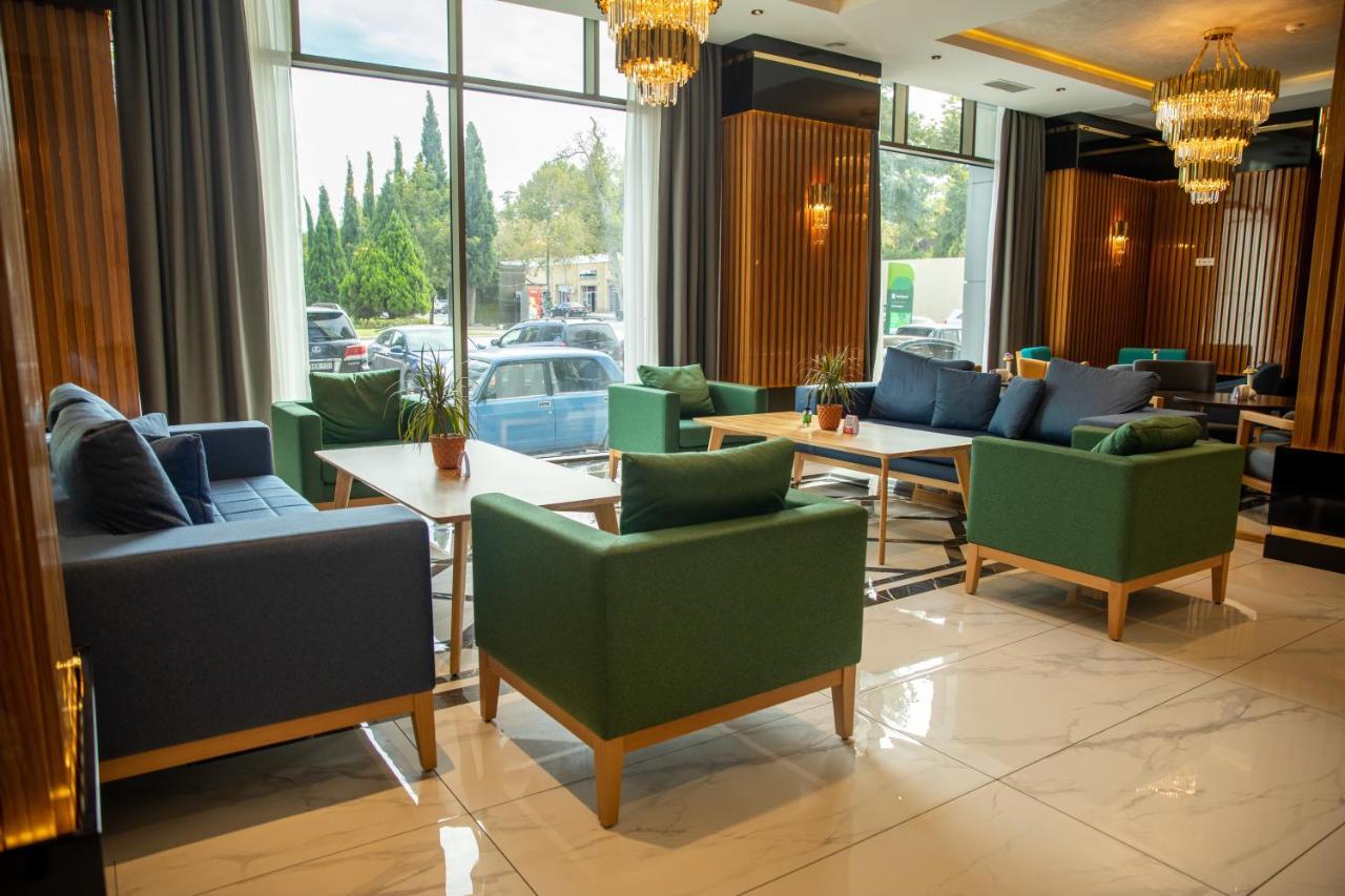 Premium Hotel Ganja Bagian luar foto