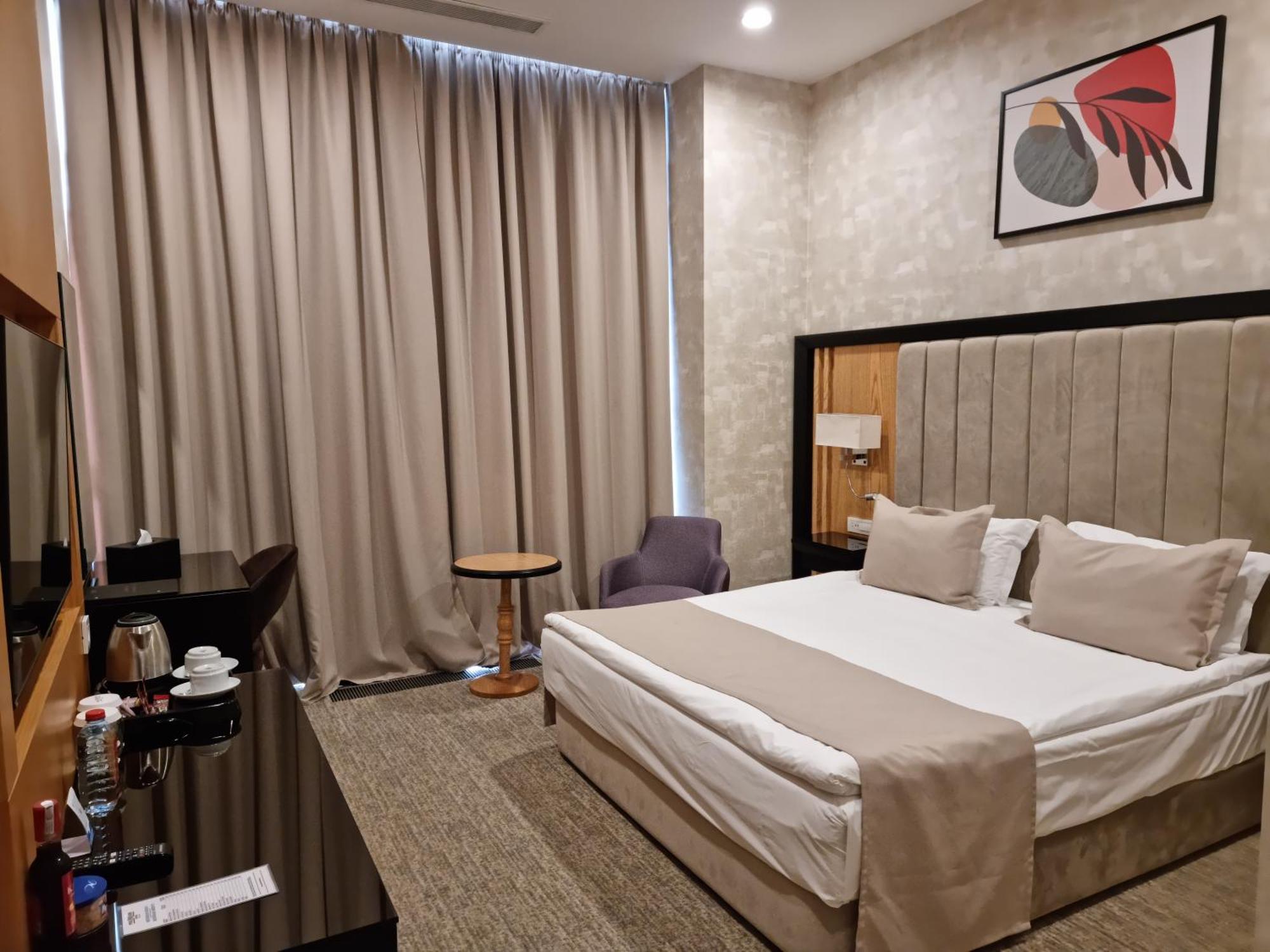 Premium Hotel Ganja Bagian luar foto