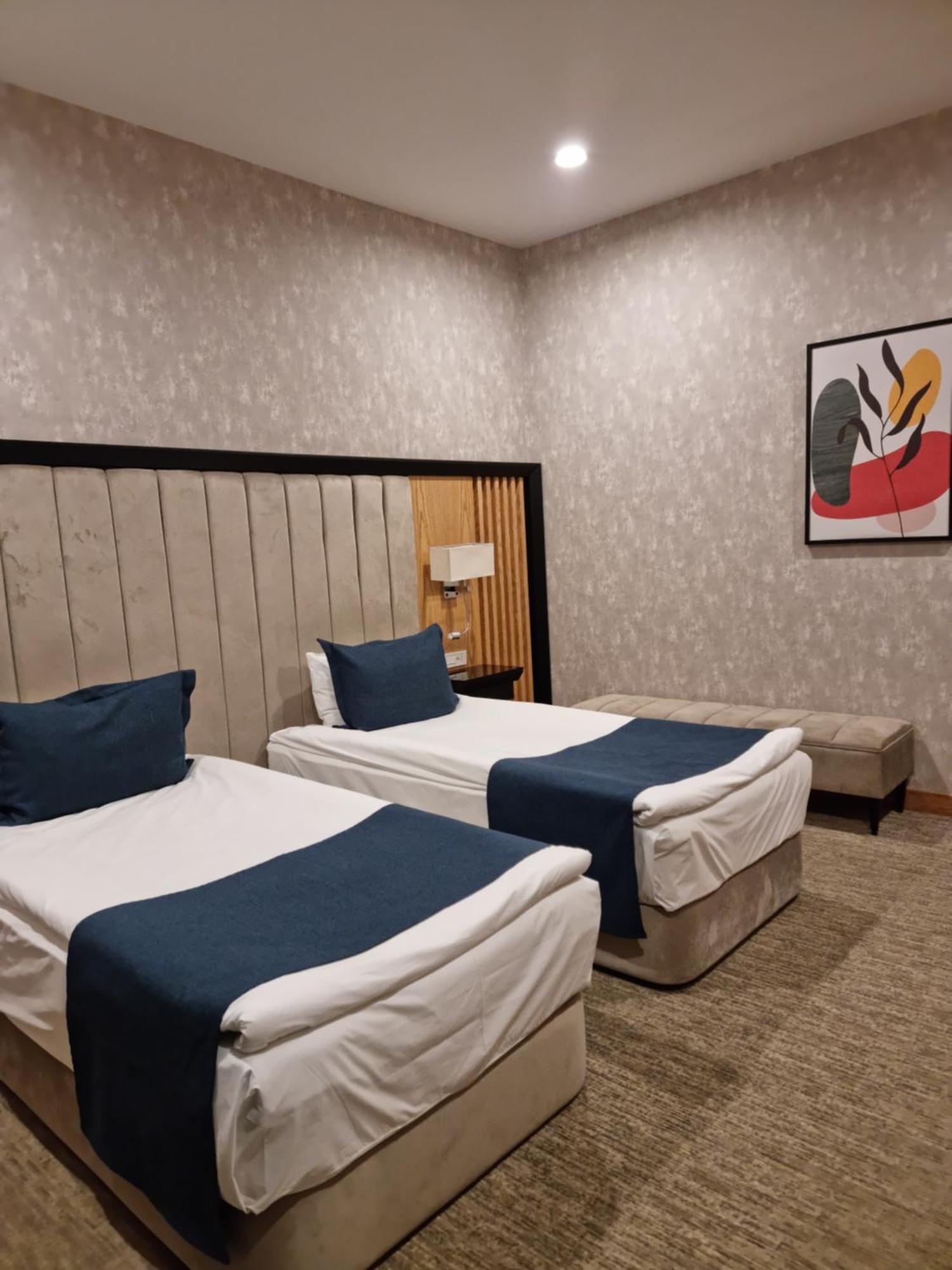 Premium Hotel Ganja Bagian luar foto
